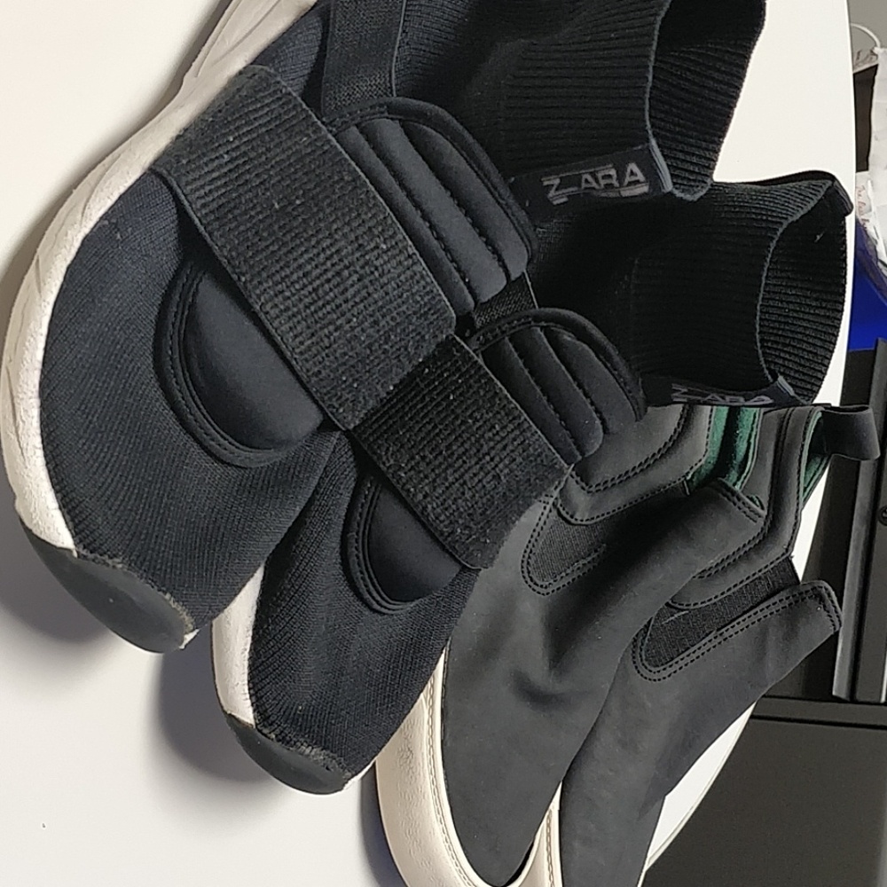 2 pairs of Zara boys shoes - size 35 (size 4)